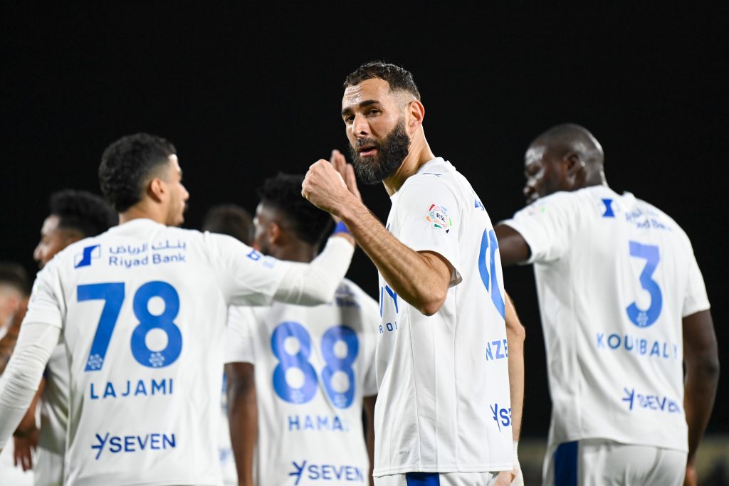 أزمة اللقب تتصاعد مع مواجهة هائلة بين الهلال و الحزم