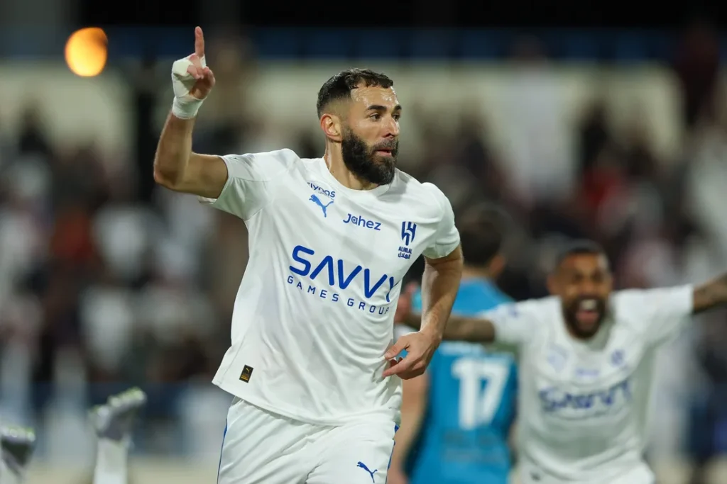 المواجهة المرتقبة بين الهلال و الحزم في سباق اللقب السعودي